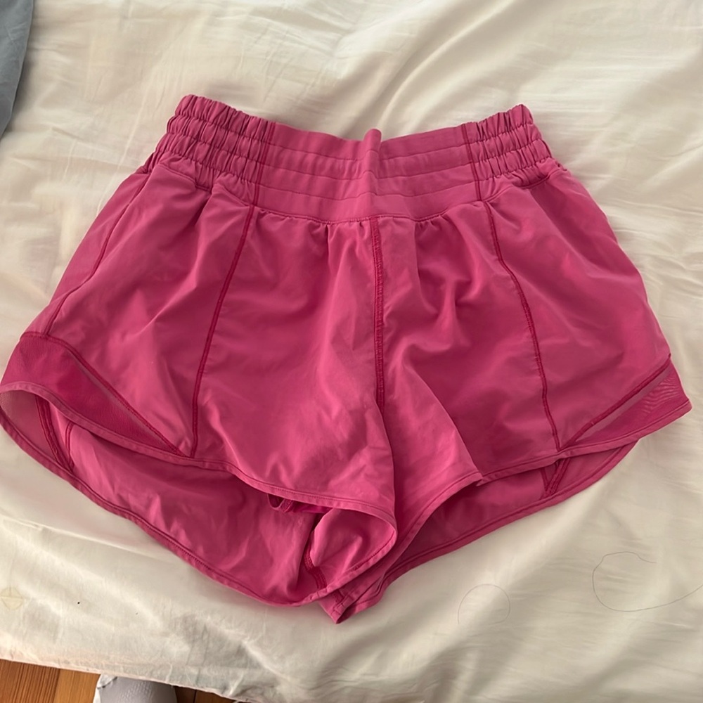 Lululemon hotty shorts 2.5 high rise